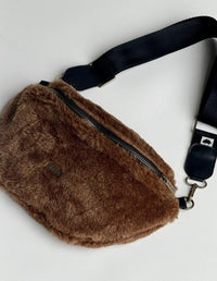 FANNY PACK PELUDO CAFÉ