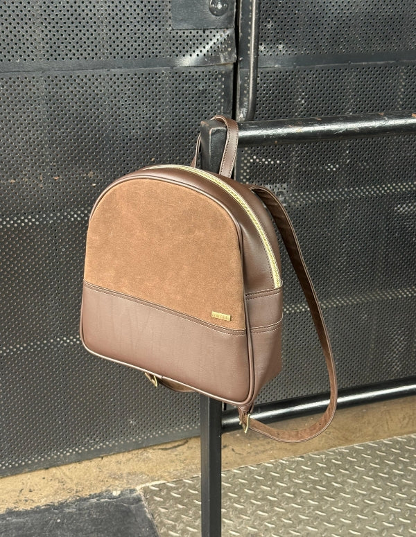 MORRAL OVAL CAFÉ