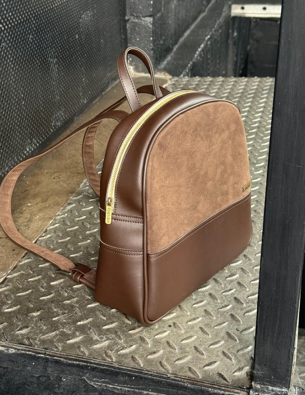 MORRAL OVAL CAFÉ