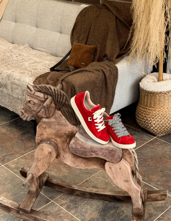 SIMPLE BASIC ROJO VELVET