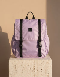 Morral Work Sport color lila para mujer con solapa y correas negras frontales de ajuste