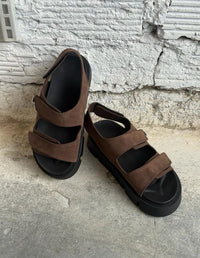 SANDALIAS COMFY CAFÉ OSCURO