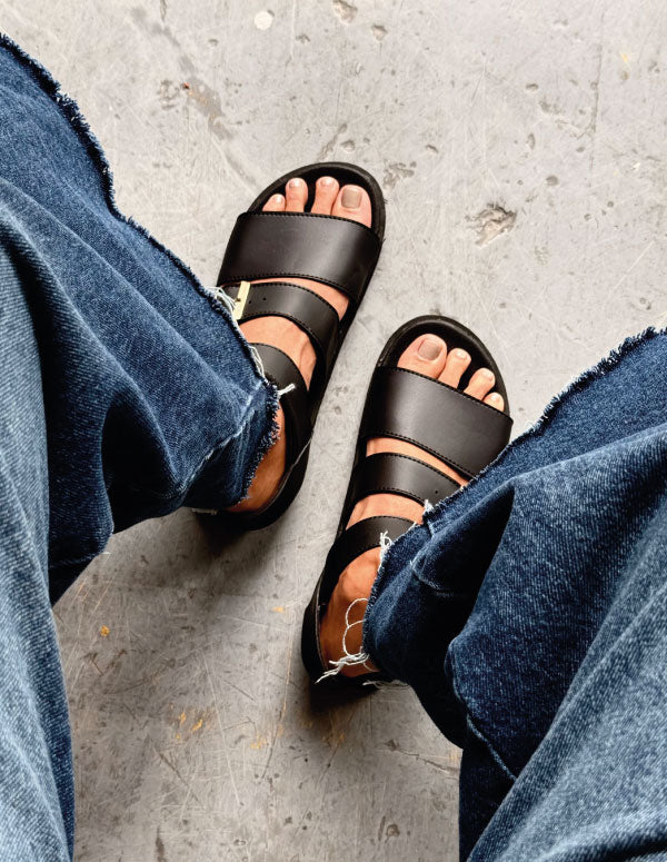 SANDALIAS FLAT NEGRO
