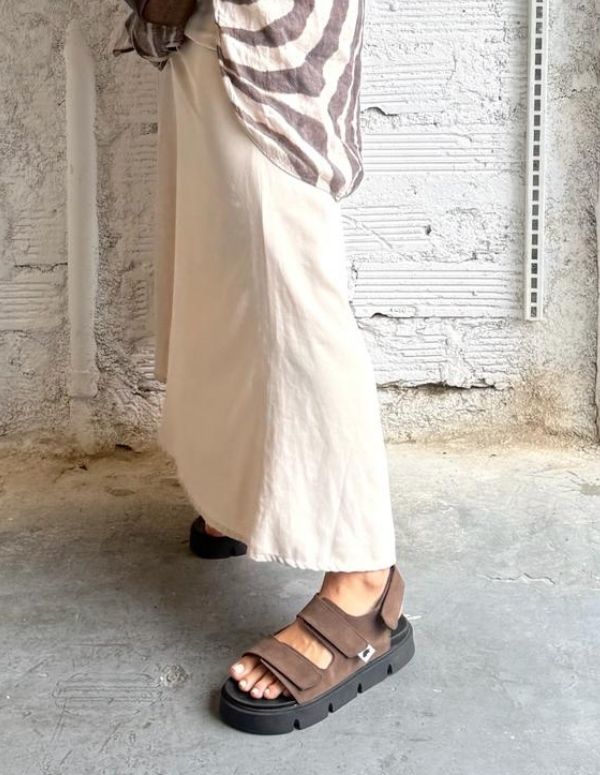 SANDALIAS COMFY CAFÉ OSCURO